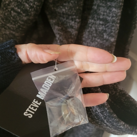 Steve Madden oversized coat in black and white - Picture 5 of 6